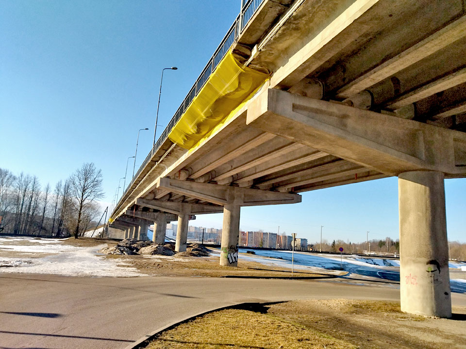 PIEVĒRSIET UZMANĪBU VIADUKTAM!