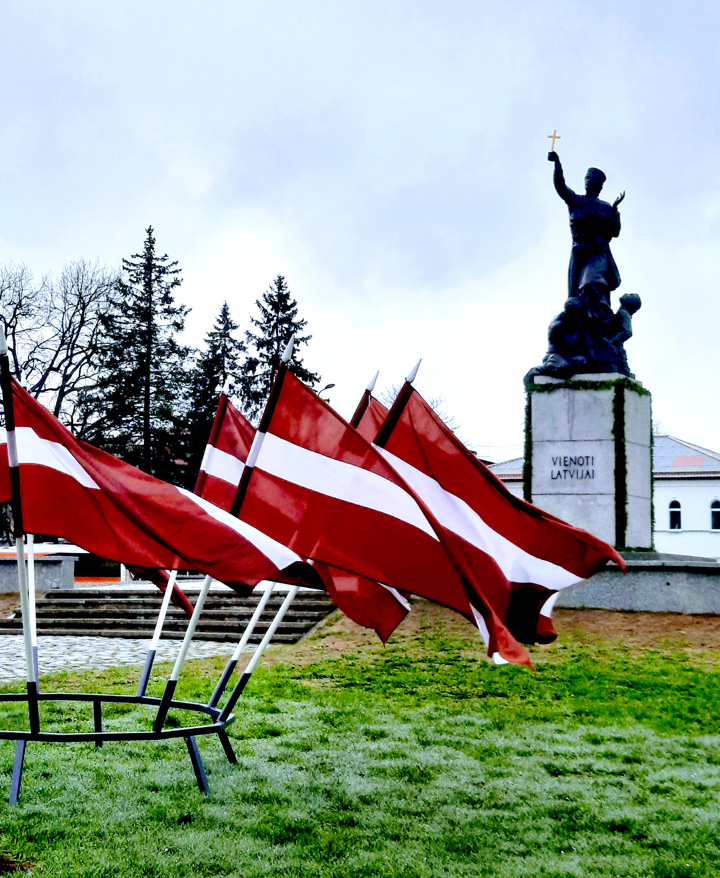 SPORTISKI  UN PATRIOTISKI