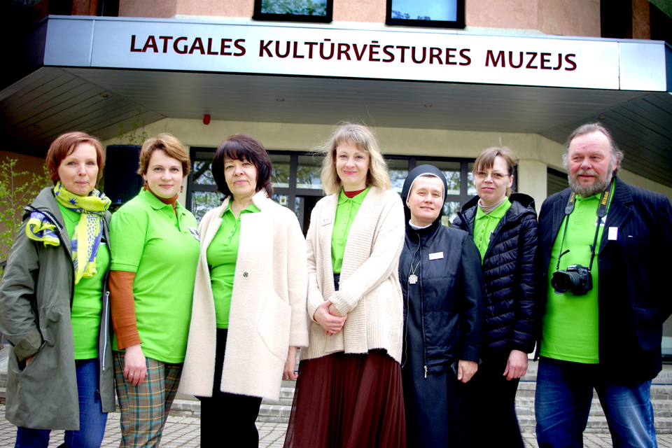 MUZEJA  TRĪS VAĻI