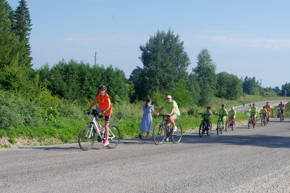 PRIECĪGI PAR JAUNO CEĻA SEGUMU