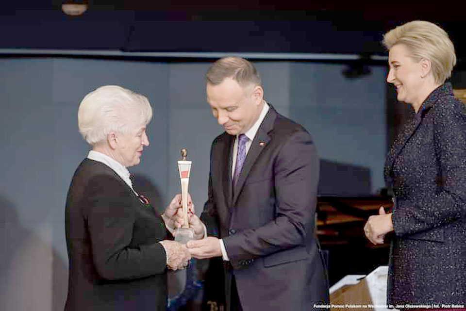 PAR POĻU ATBALSTU