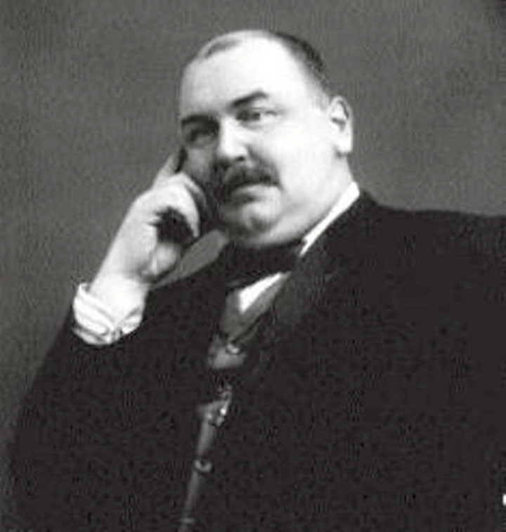 ПРЕДАННЫЙ ТЕАТРУ