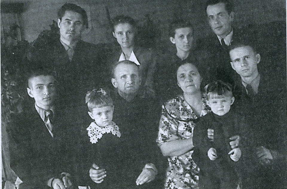 ВСПОМИНАЯ СУРОВУЮ ДАТУ