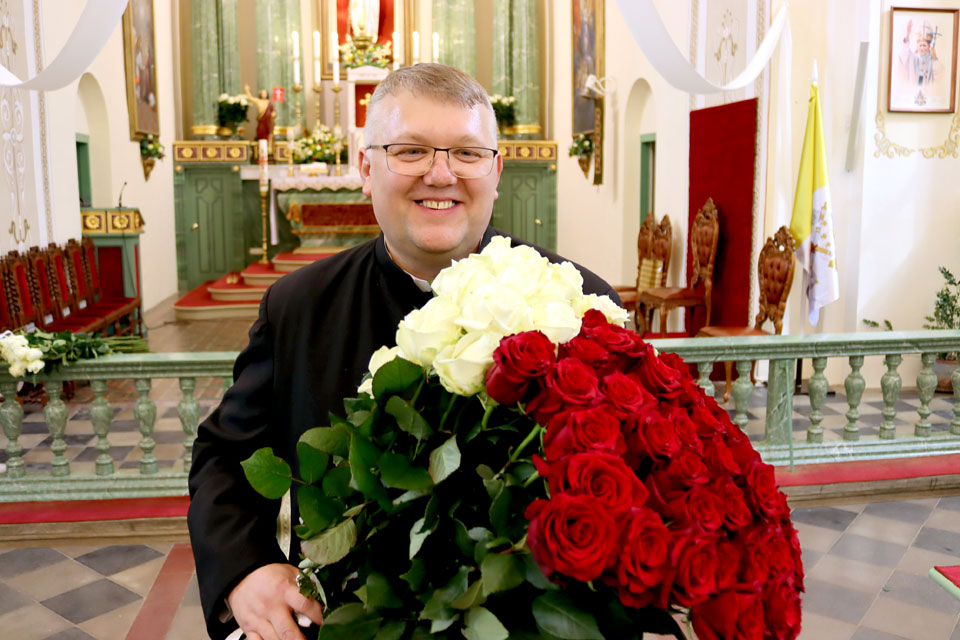 VĒL TIK DAUDZ JĀIZDARA