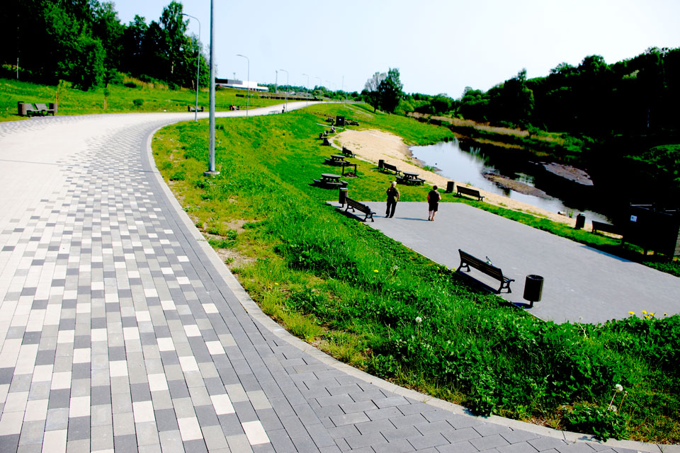 PROMENĀDE GAR UPI: IDEJAS UN PRIEKŠLIKUMI
