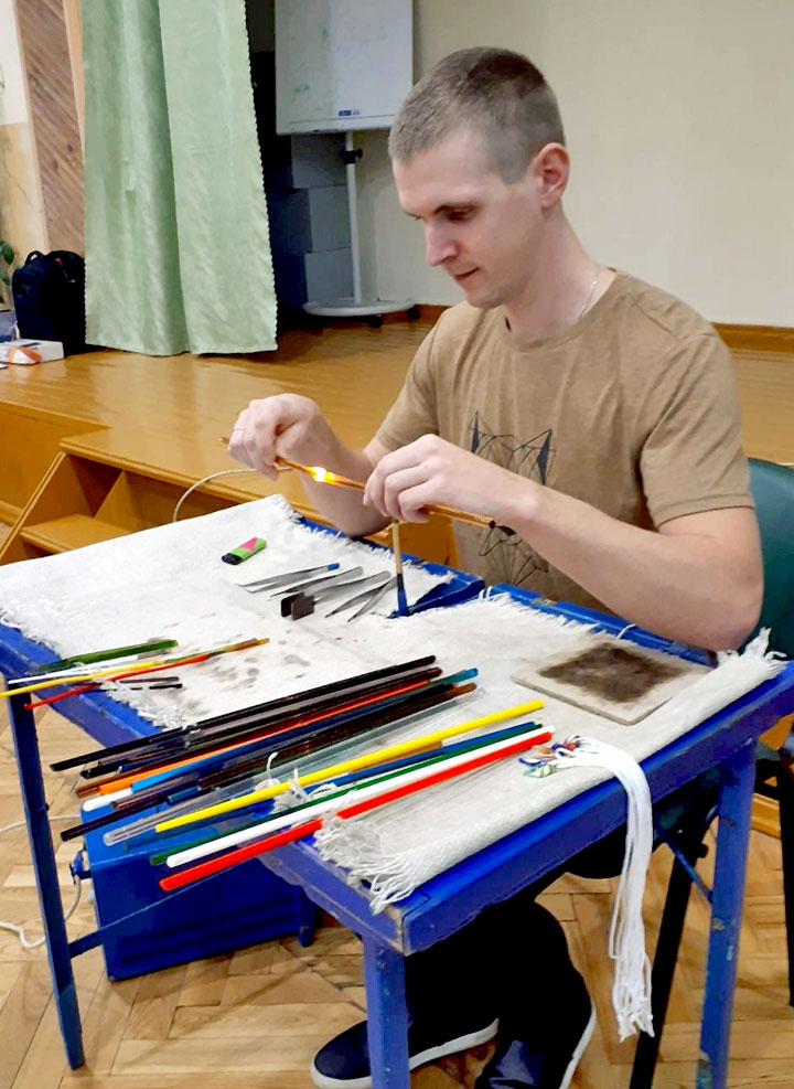 iepazīst stikla pasauli