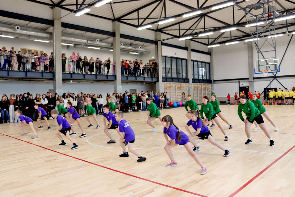 par vienu modernu sporta halli vairāk