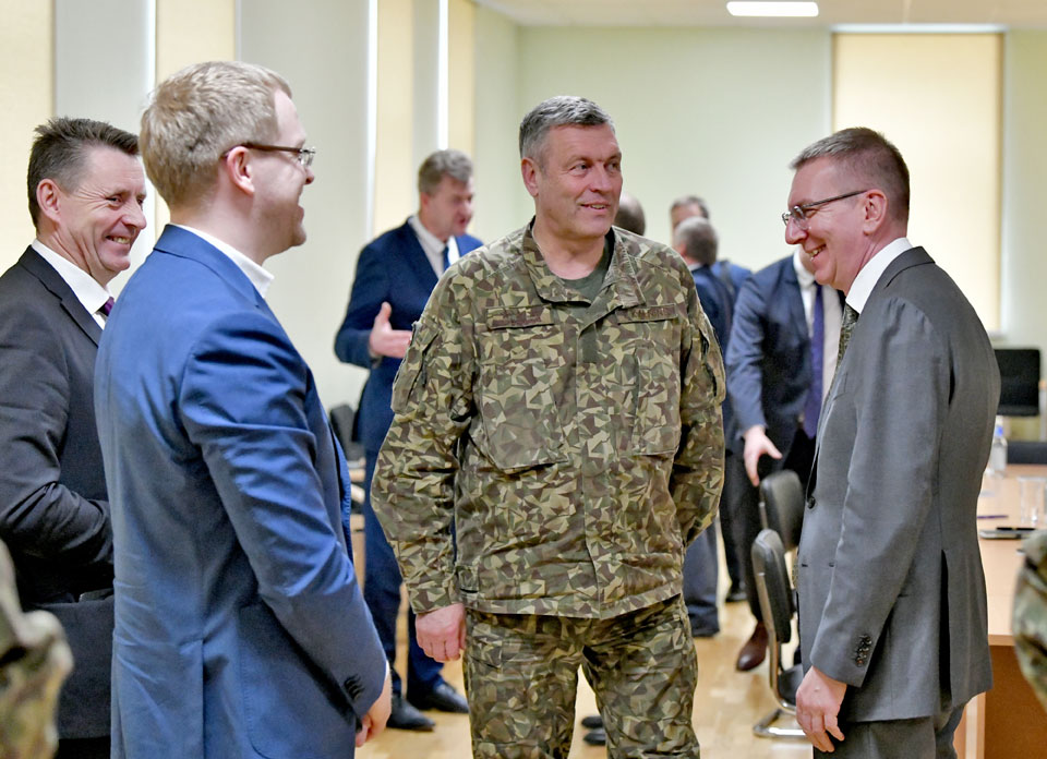 “mums pirmajā vietā ir latvijas cilvēki”