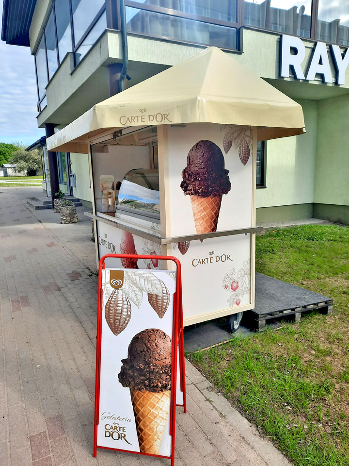 kurš vēlas saldējumu?