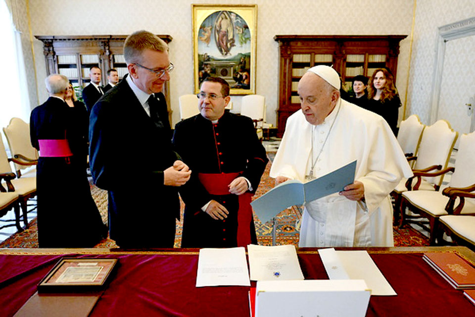 pāvests tikās ar Latvijas valsts prezidentu