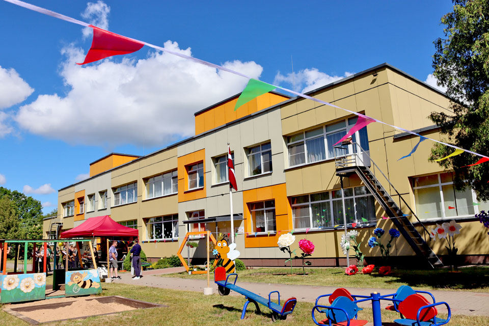 SVĒTKI IR JĀSVIN!