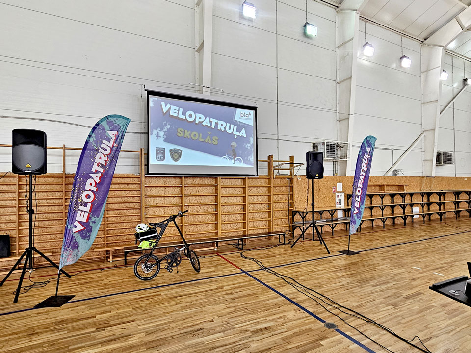 “Velopatruļa” apmeklējusi Rēzeknes valsts Poļu ģimnāziju