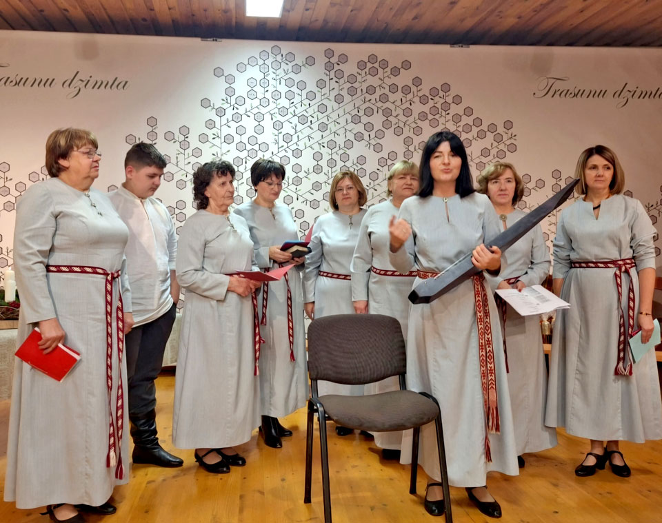 “BRĪNUMU GAIDOT”