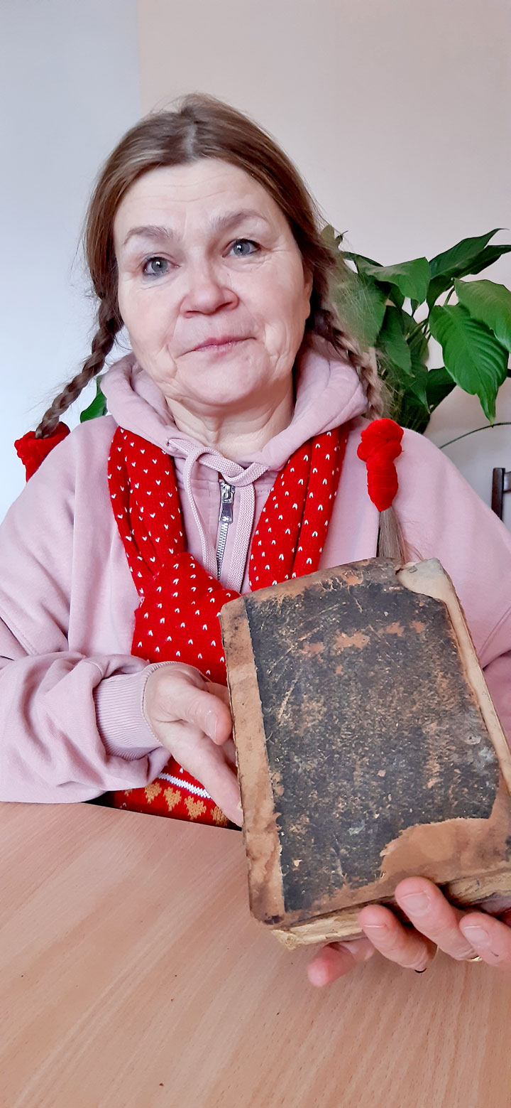 KAM BEJA DŌVYNŌTA ŠEI GRŌMOTA?