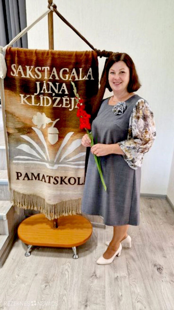 Skolai  Jauna direktore
