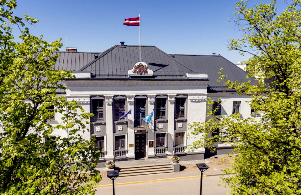 JAUNA DOME – VECAS SPĒLES