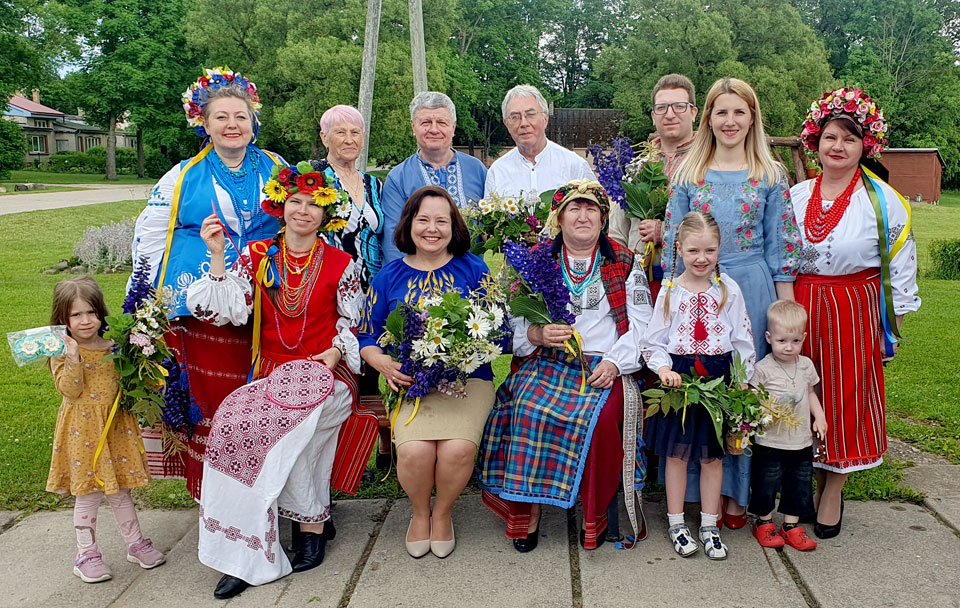 ПЕСНИ НА УКРАИНСКОМ И ЛАТГАЛЬСКОМ