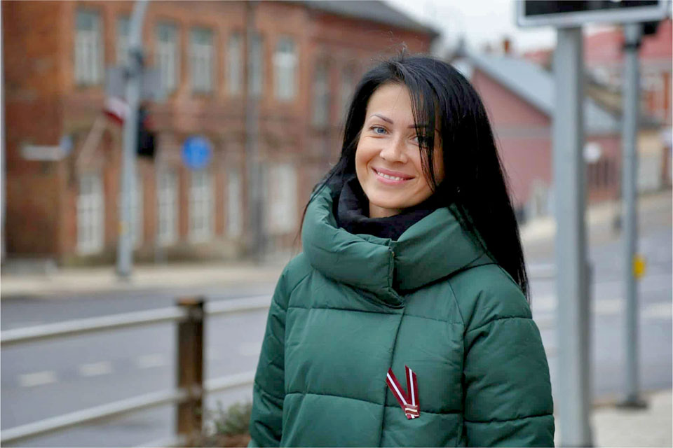Par dzīvi –  bez politikas