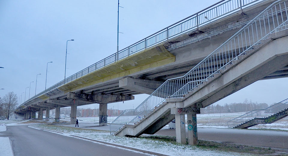 RĒZEKNIEŠI SEN SATRAUKTI PAR VIADUKTA DROŠUMU