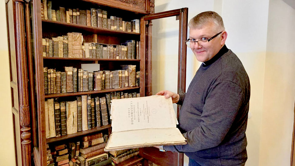 VIĻĀNU KLOSTERĪ – SENA UN UNIKĀLA GRĀMATU KOLEKCIJA