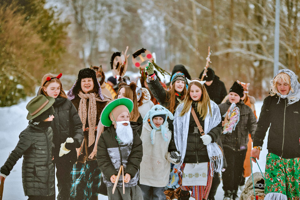 METENĪTIS VIZINĀJA SIDRABIŅA RAGAVĀS