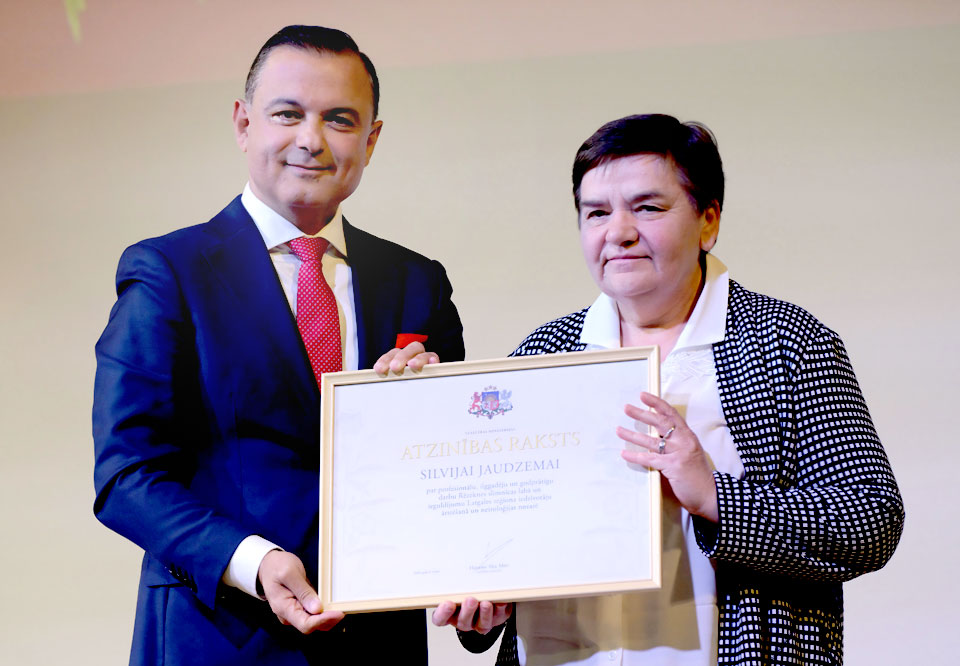 PASNIEGTI VESELĪBAS MINISTRIJAS APBALVOJUMI