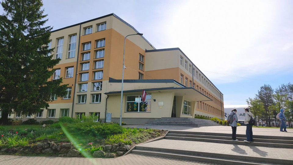 RĒZEKNĒ ATLIEK SKOLU TĪKLA PĀRMAIŅAS