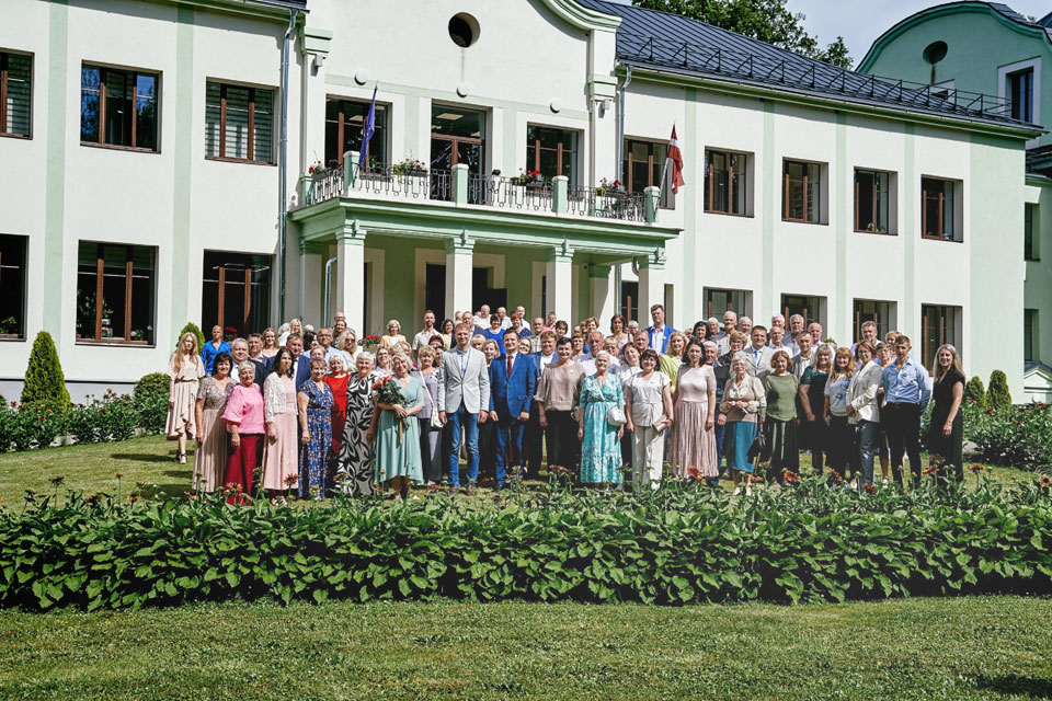 MALNAVAS KOLEDŽA NOSVINĒJA 105 GADU JUBILEJU