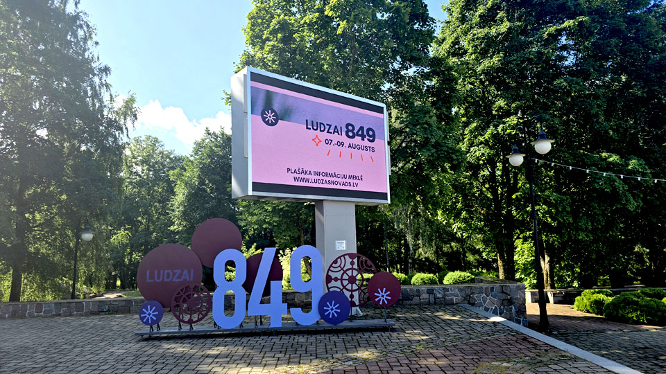 LUDZA SVINĒS