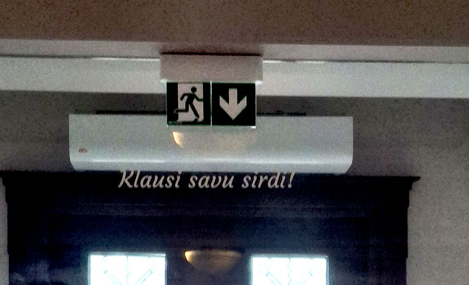 KLAUSI SAVU SIRDI… NEIZEJOT NO DOMES